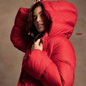 Banana Republic Red winter puffer with removable hood. Sz S.  Like new.